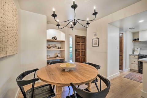 Dining Area | Dishware & Flatware Provided