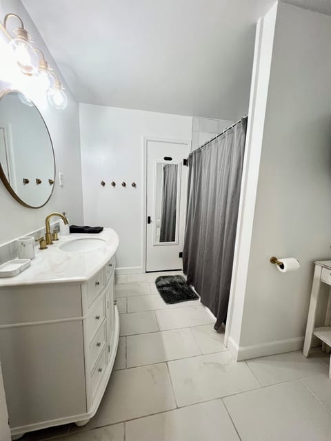 Full Bathroom with shower