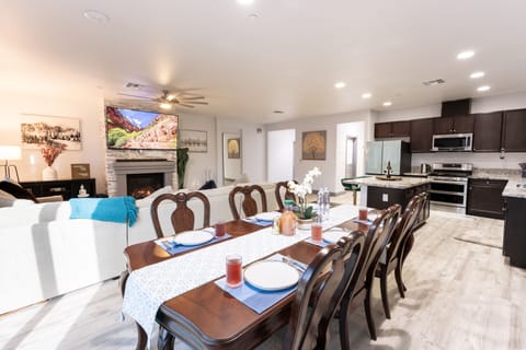 Our dining table is the perfect spot to create unforgettable memories #FamTime