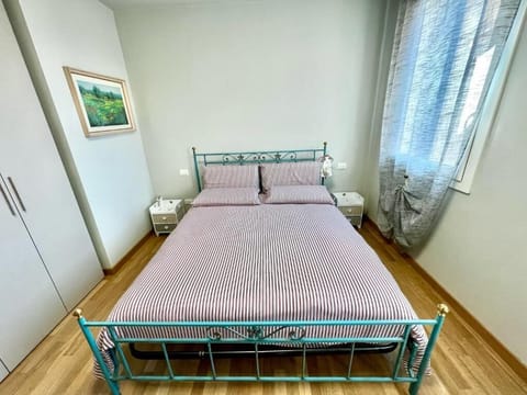 2 bedrooms, bed sheets