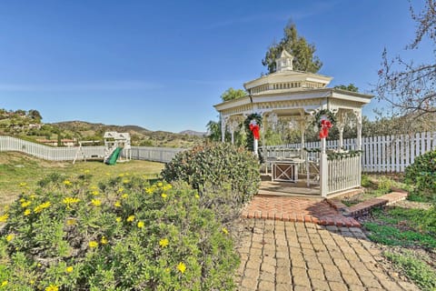 Fallbrook Vacation Rental | 1BR | 1BA | 1,000 Sq Ft | Stairs to Enter