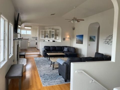 3 Bedroom Downtown Pismo Beach Vacation Rental House Sleeps 8