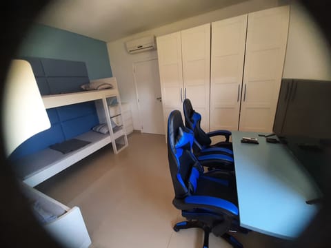 5 bedrooms, in-room safe, desk, iron/ironing board