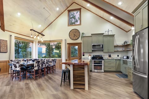 Spacious kitchen and dining area