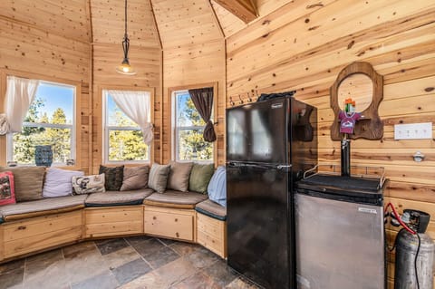 - Compact fridge and freezer combo is perfect for snacks, drinks, and easy access