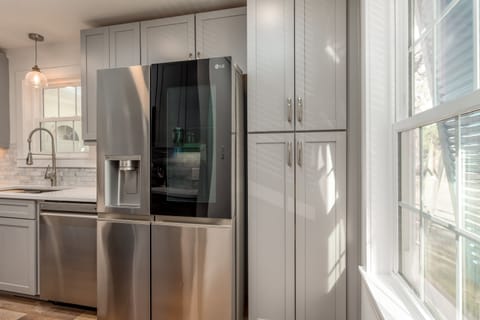 High End Furnishings Bayfront Bungalow Kitchen