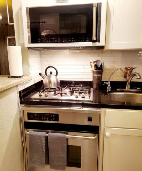 Oven, coffee/tea maker