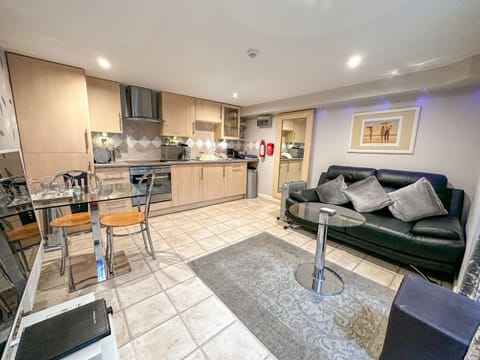 Lounge Kitchen Sandpiper Suite