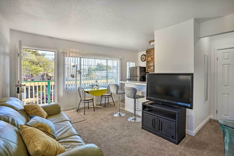 Berkeley Vacation Rental | 1BR | 1BA | 800 Sq Ft | Stairs Required