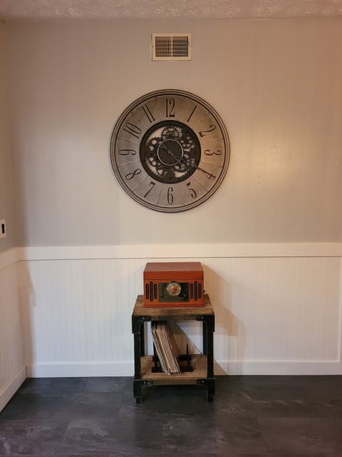 Record player / radio with AUX connection