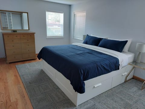 2 bedrooms, memory foam beds, in-room safe, travel crib