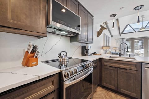 charterc430-8973_53658131707_o