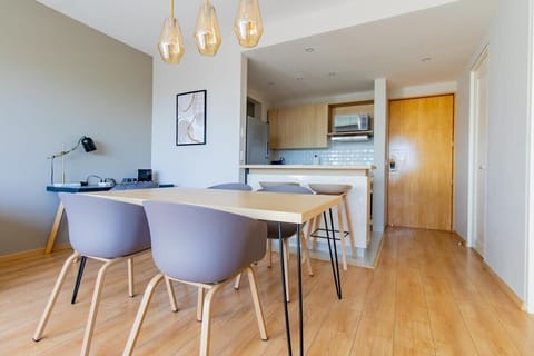 Modern and sophisticated dining room