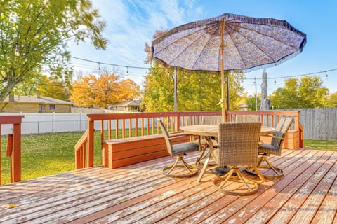 Furnished Deck | Private Yard | Cornhole Set