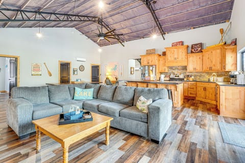 Living Room | TV | Central Heating & A/C