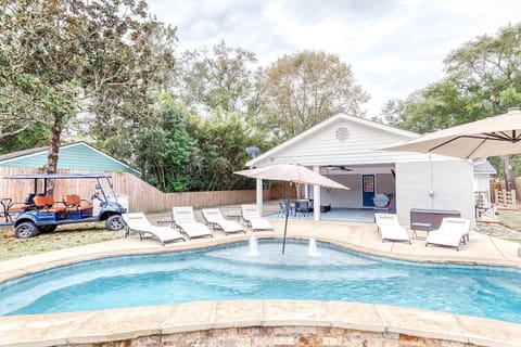 Outdoor pool, a heated pool