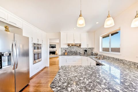 Large Well Equipped Kitchen.