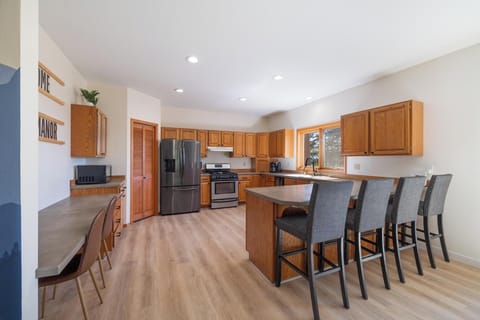 Kitchen (Main Level)