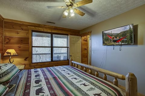 Cuddle up in the King-sized bed and stream your favorites on the 43" smart TV