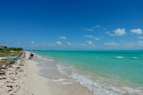 Beach nearby, sun loungers, beach towels