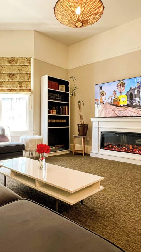 Smart TV, fireplace, offices