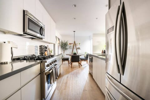 H111 photo 4 kitchen