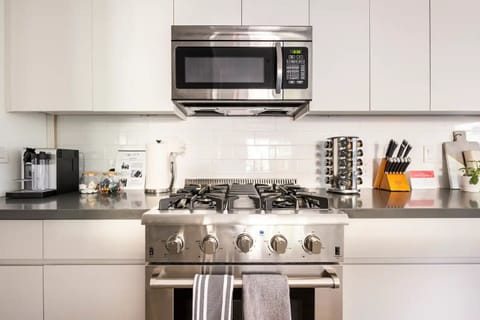 H111 photo 6 kitchen 3