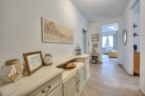 Common area (corridors, hall)