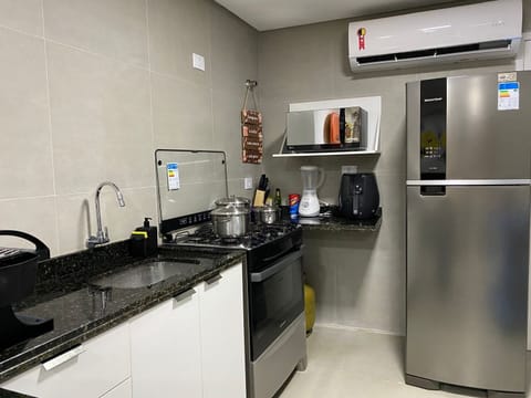 Fridge, microwave, stovetop, blender