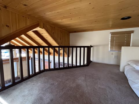Loft railing