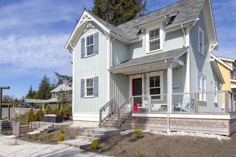 Welcome to Acres Away