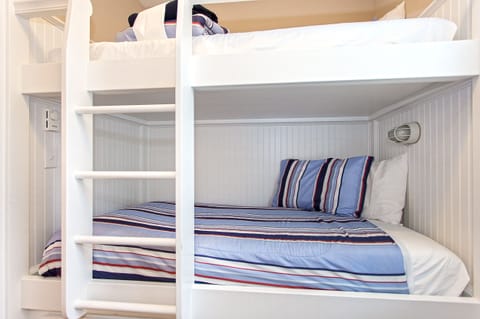 Bunk bedroom in lower level