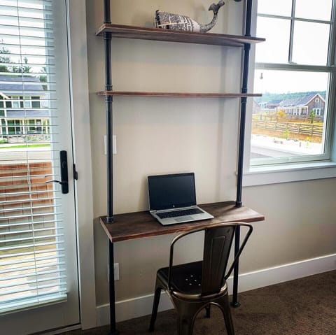 desk available - laptop not included