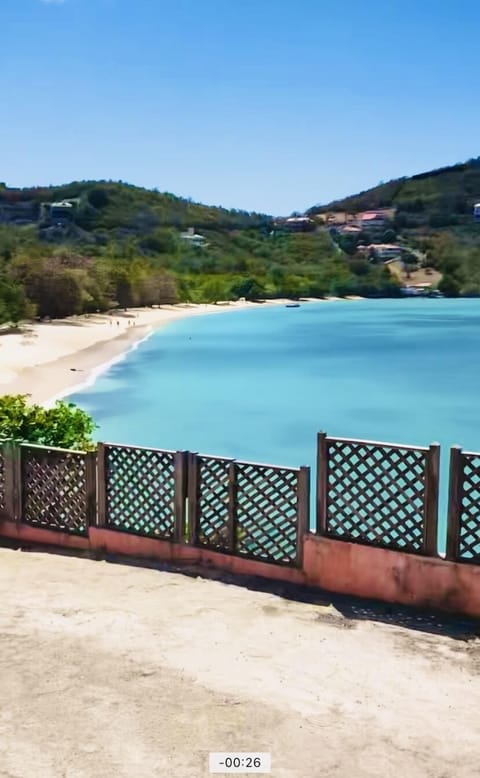 Beach nearby, sun loungers, beach towels