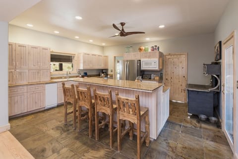 Main House - Kitchen and Bar