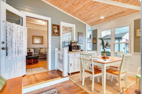 Dining Area | Dishware & Flatware