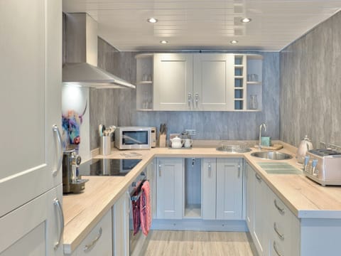 Kitchen | Loch Eck Holiday Cottages- Cur Cottage - Loch Eck Holiday Cottages, Near Dunoon
