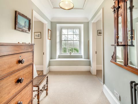 Landing | Maclaren House, Thornton