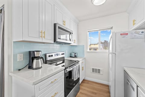 Well equipped kitchen with new appliances.