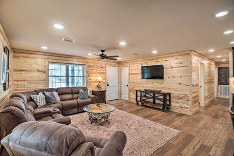 Greers Ferry Vacation Rental | 3BR | 2BA | 1,300 Sq Ft | 3 Stairs to Enter