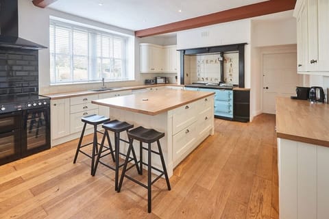 Silton Hall, Nether Silton - Host & Stay