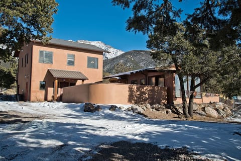 View of Exterior from Driveway (1)