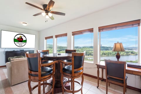 All-season-Sunroom with Cable TV, Additional Seating, 
Desk Work Space and Pub Style Table