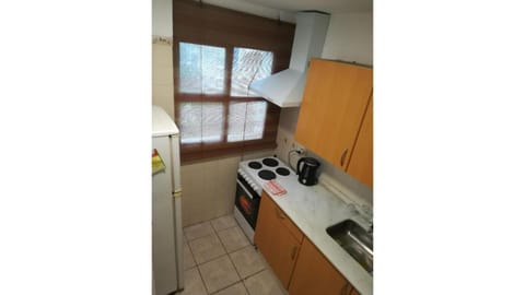 Fridge, microwave, oven, coffee/tea maker