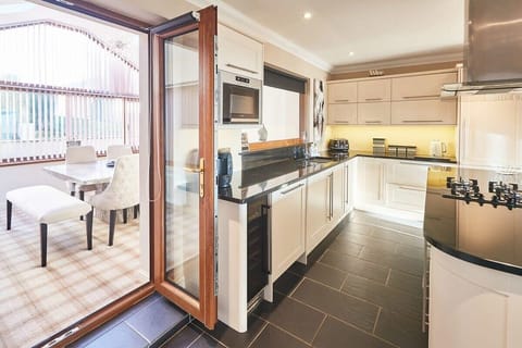 The Chimneys, Alnmouth - Host & Stay