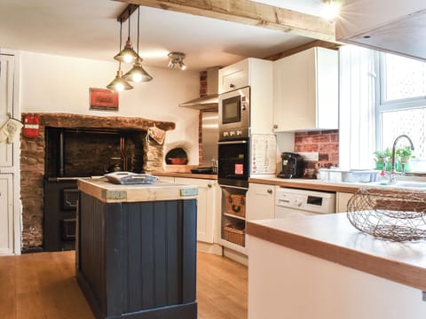 Kitchen | Squirrels Nest, Littleham, near Bideford