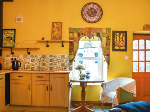 Open plan living space | The Old Boot Room, Llanfynydd