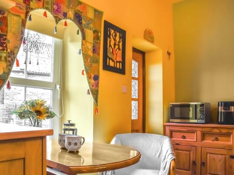 Open plan living space | The Old Boot Room, Llanfynydd