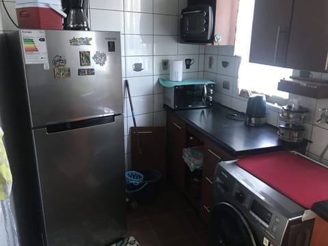 Fridge, microwave, oven, coffee/tea maker