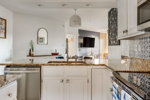 Fully Stocked Kitchen